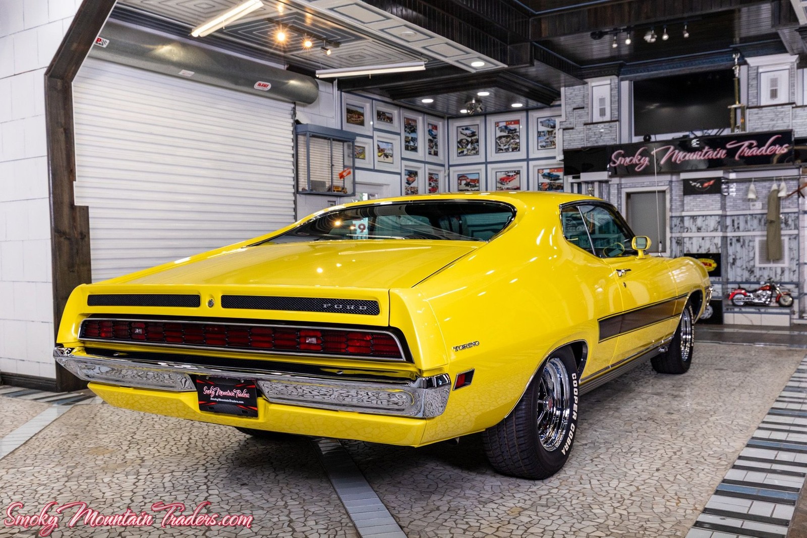 Ford-Torino-1971-24