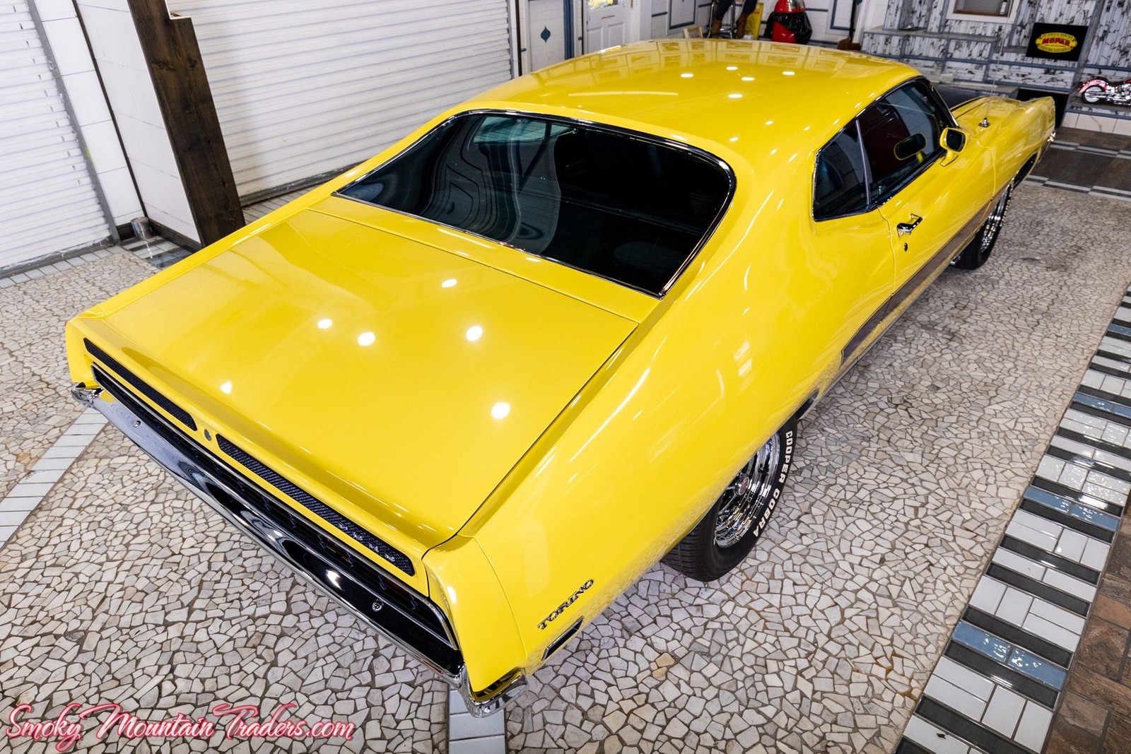 Ford-Torino-1971-25