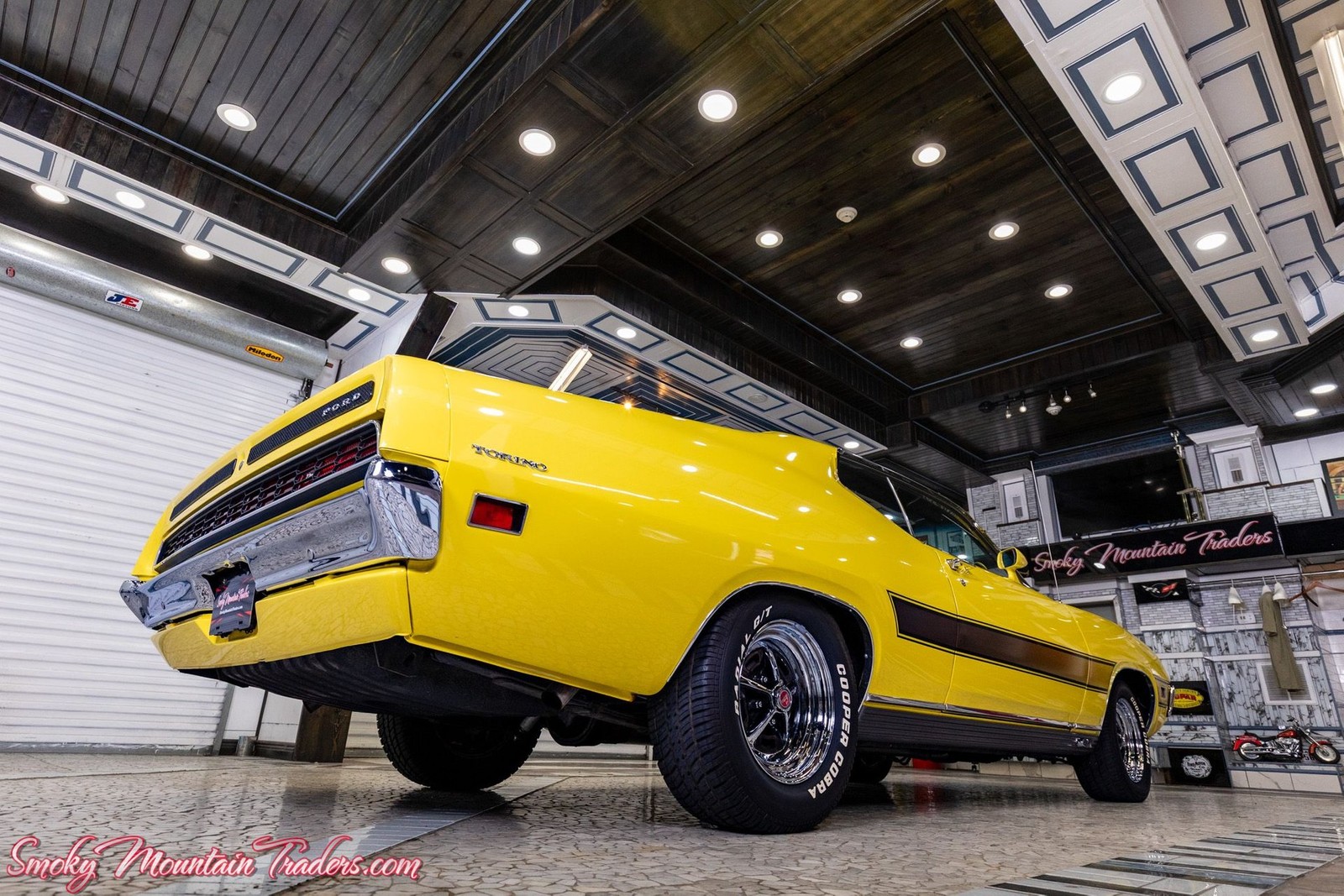 Ford-Torino-1971-30
