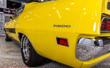 Ford-Torino-1971-37