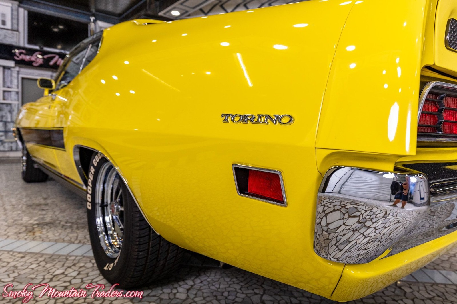 Ford-Torino-1971-37