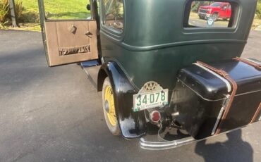 Ford-Tudor-1932-Green-Brown-11