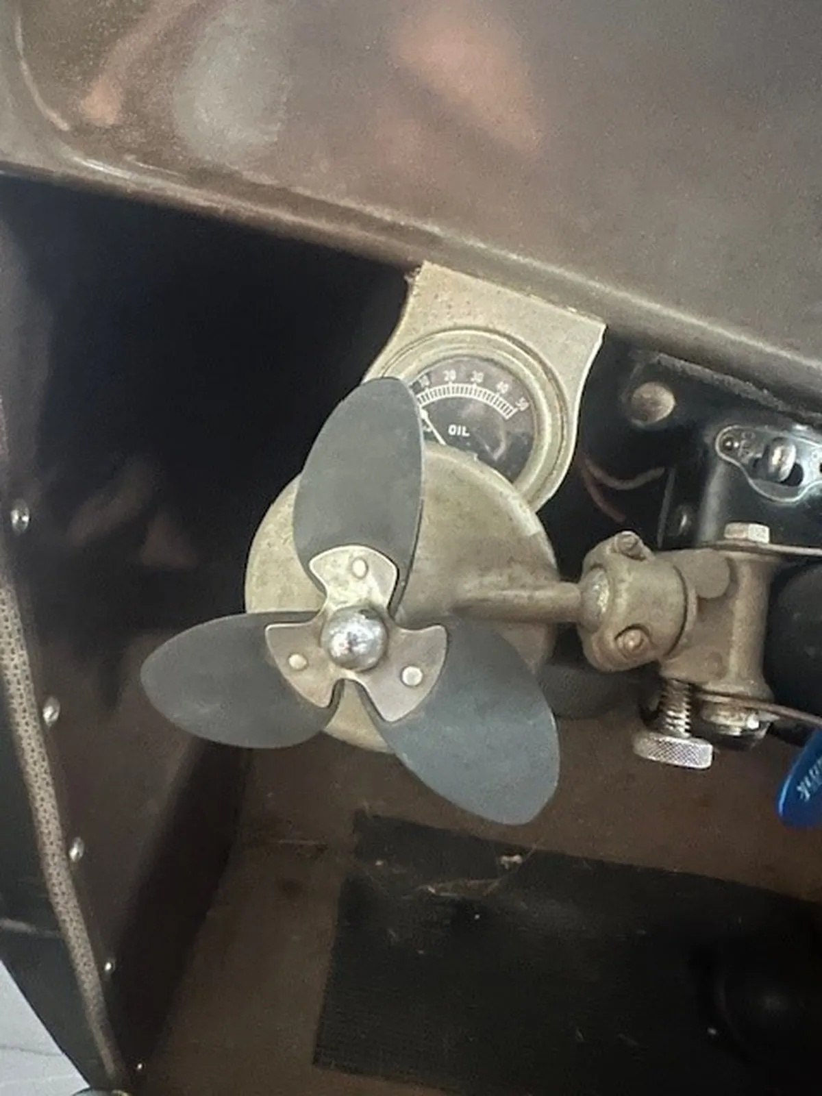 Ford-Tudor-1932-Green-Brown-16