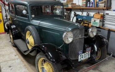 Ford-Tudor-1932-Green-Brown-18