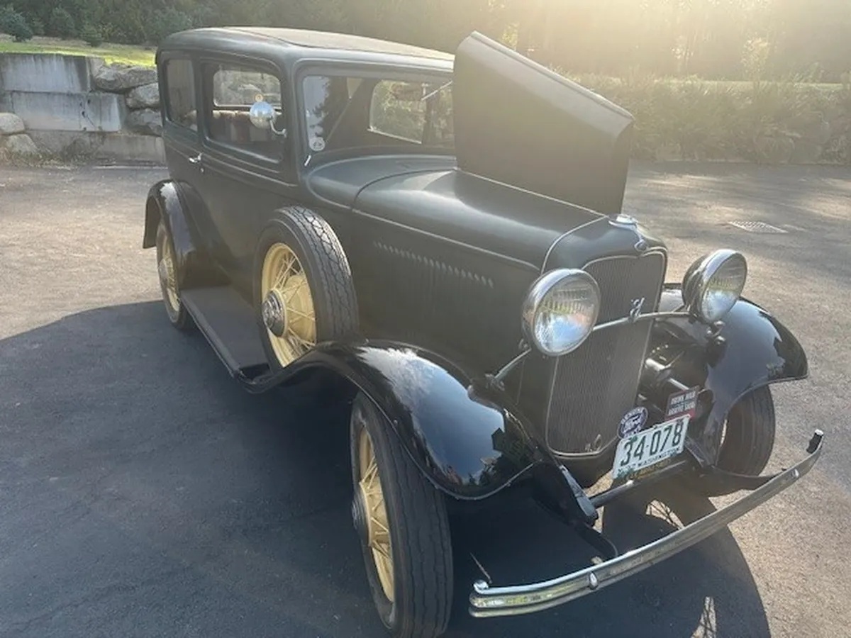 Ford-Tudor-1932-Green-Brown-5