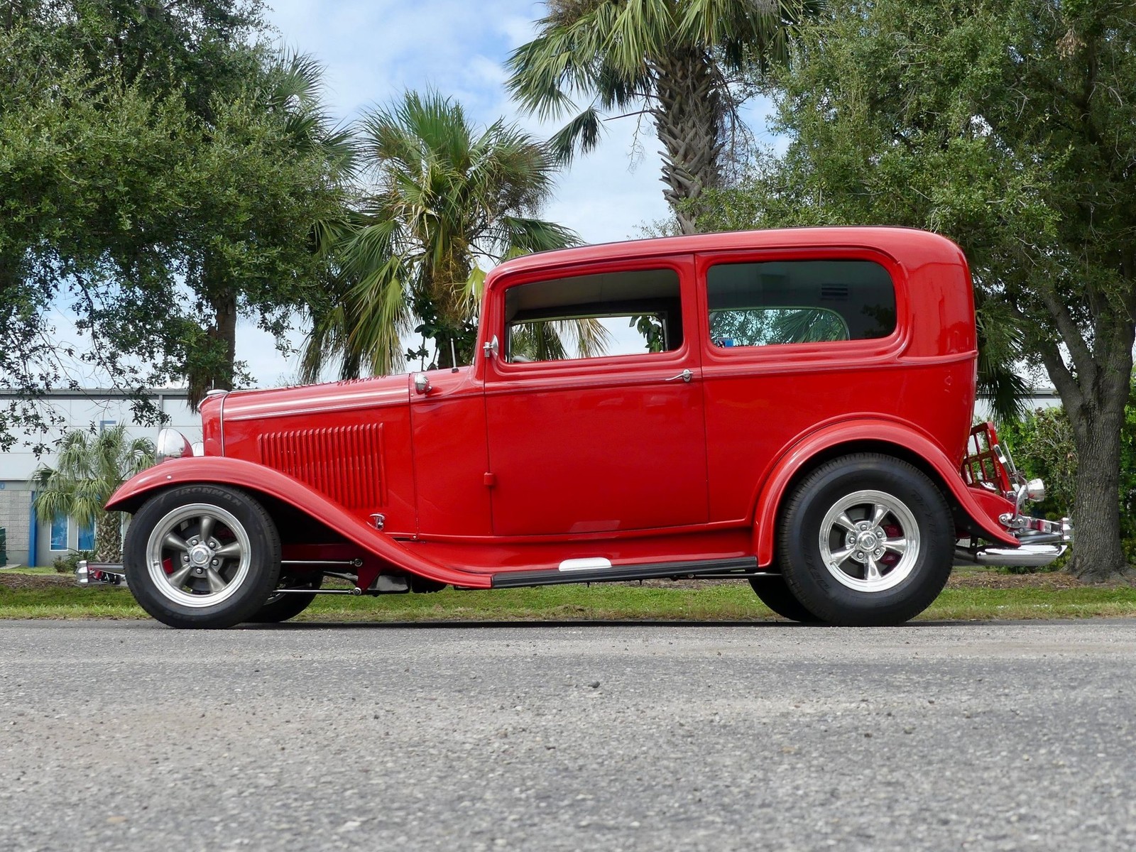 Ford-Tudor-1932-Sedan-10