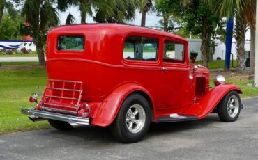 Ford-Tudor-1932-Sedan-17