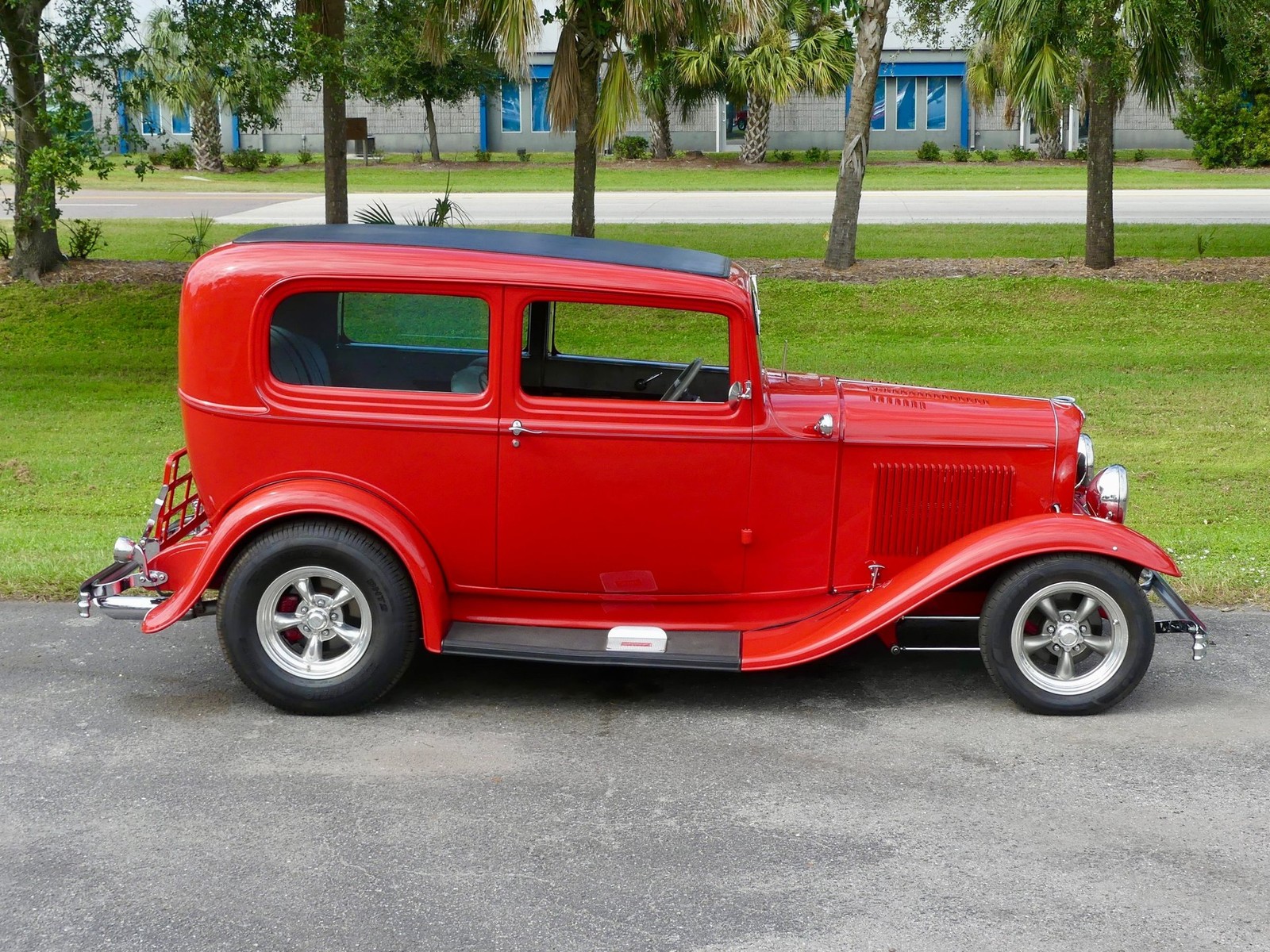 Ford-Tudor-1932-Sedan-20