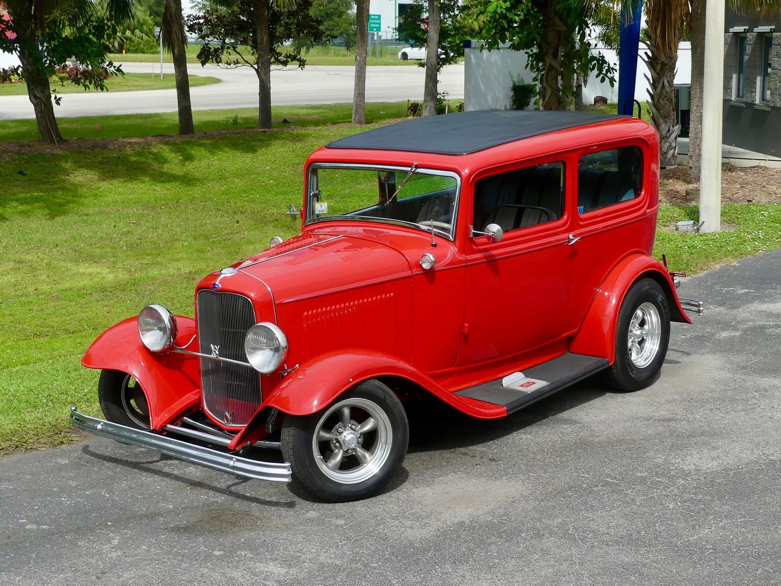 Ford-Tudor-1932-Sedan-6