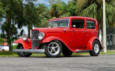 Ford-Tudor-1932-Sedan-7
