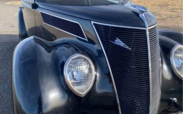 Ford-Tudor-1937-Black-Beige-7