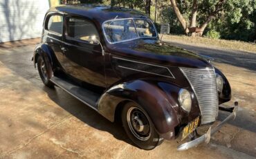 Ford-Tudor-1937-Coach-Maroon-Light-Tan-1