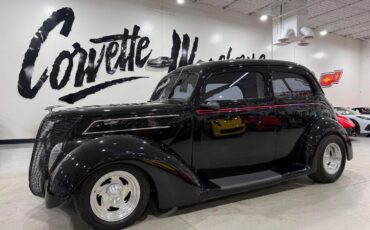 Ford-Tudor-1937-Coupe