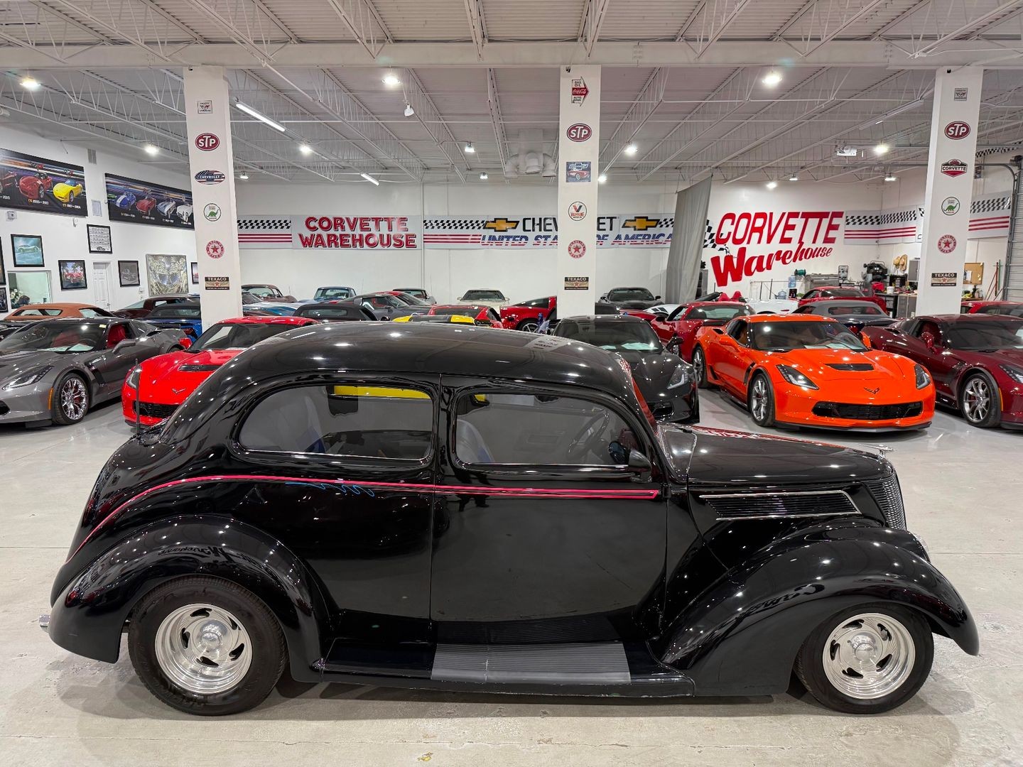 Ford-Tudor-1937-Coupe-4