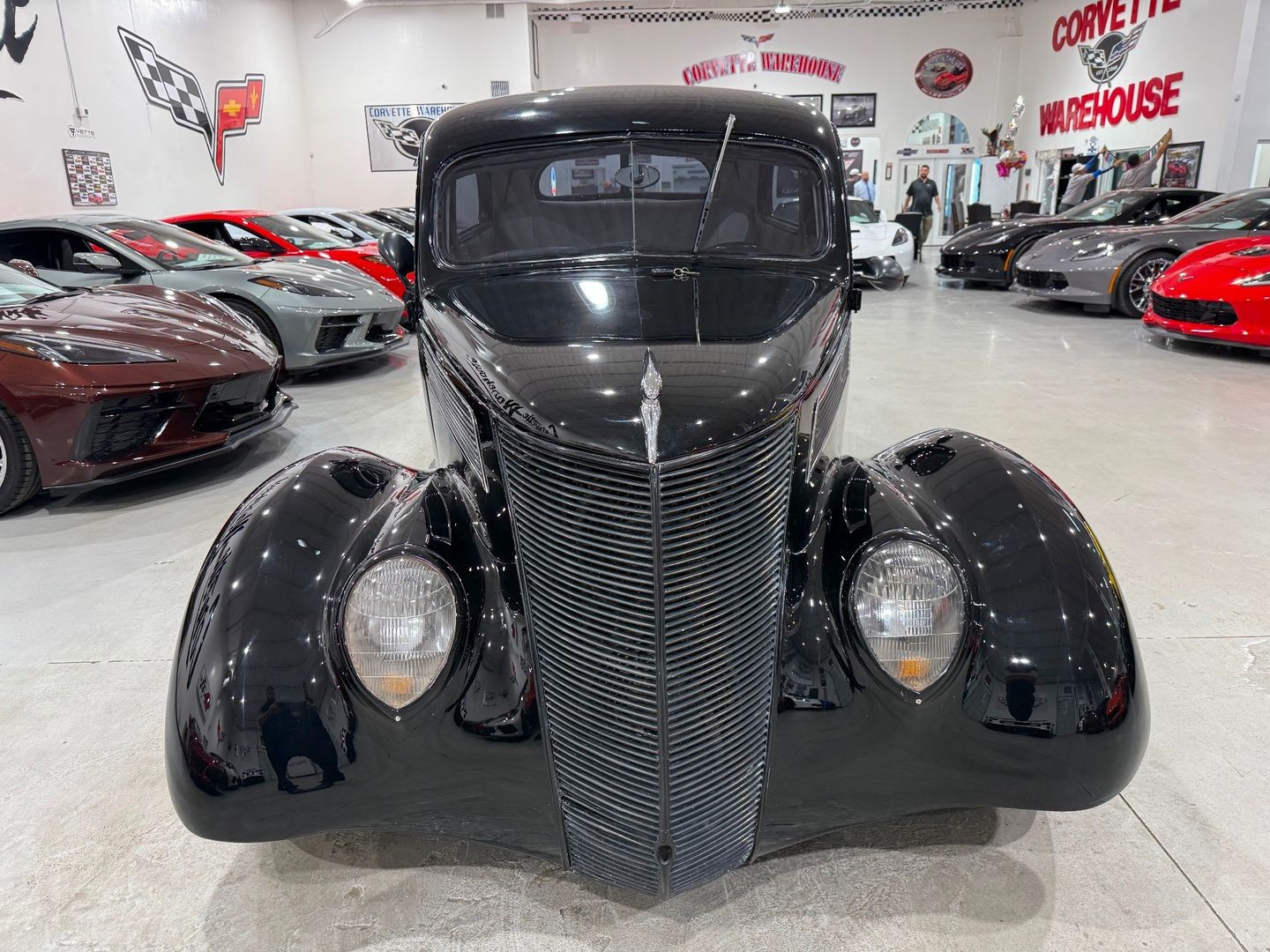 Ford-Tudor-1937-Coupe-6