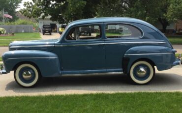 Ford-Tudor-1942-Florentine-Blue-Tan