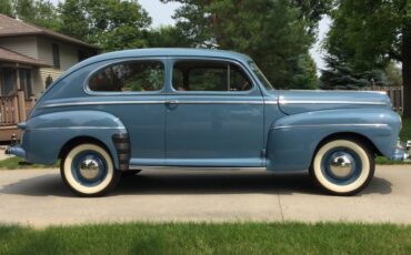 Ford-Tudor-1942-Florentine-Blue-Tan