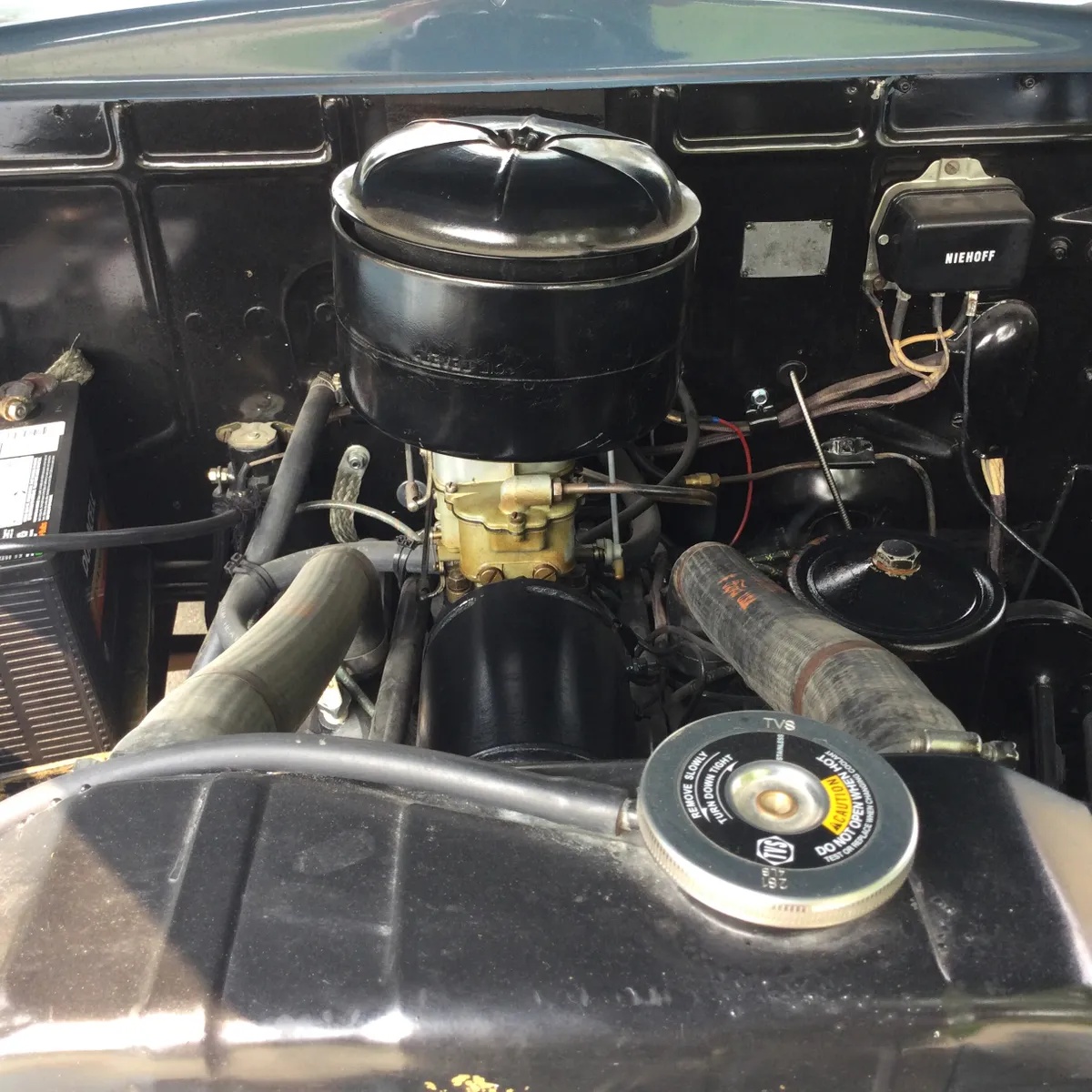 Ford-Tudor-1942-Florentine-Blue-Tan-4