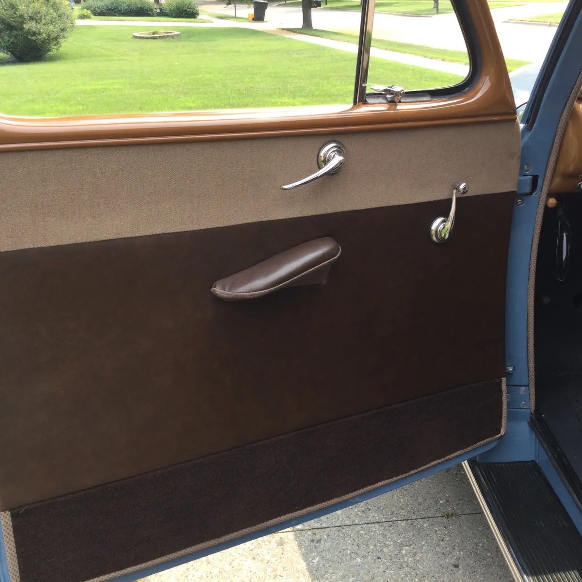 Ford-Tudor-1942-Florentine-Blue-Tan-7