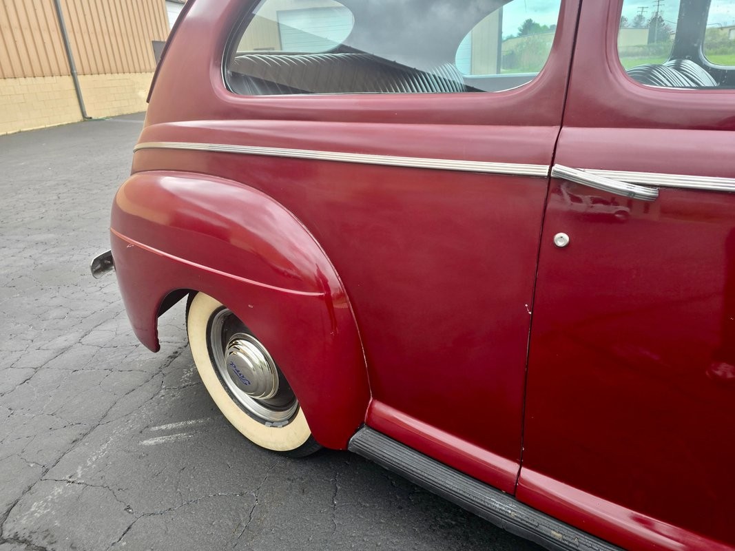 Ford-Tudor-Deluxe-1941-Coupe-32