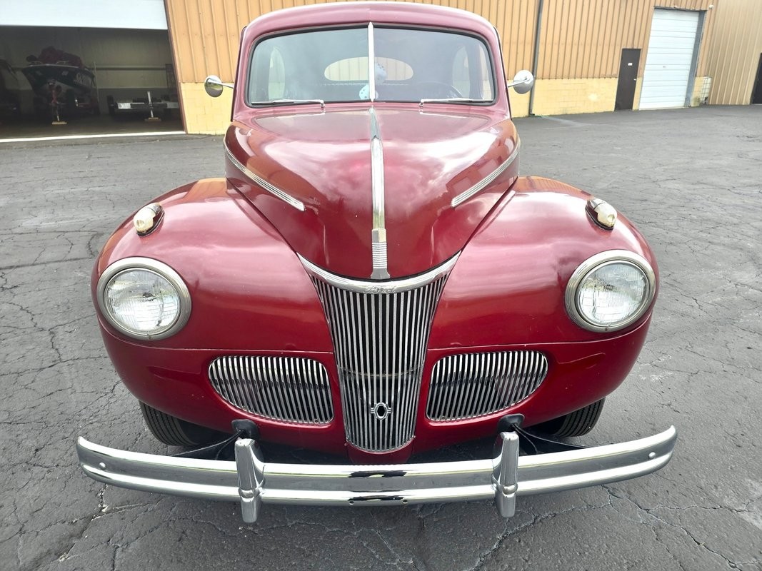 Ford-Tudor-Deluxe-1941-Coupe-4