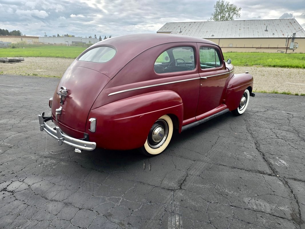 Ford-Tudor-Deluxe-1941-Coupe-8