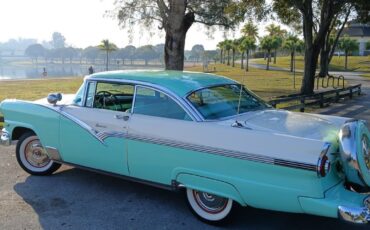 Ford-Victoria-1956-Cream-Cream