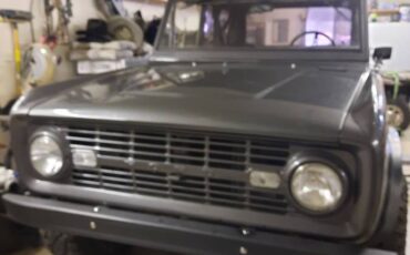 Ford-bronco-1967-grey-17