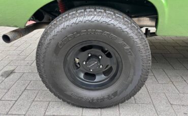 Ford-bronco-1969-green-12
