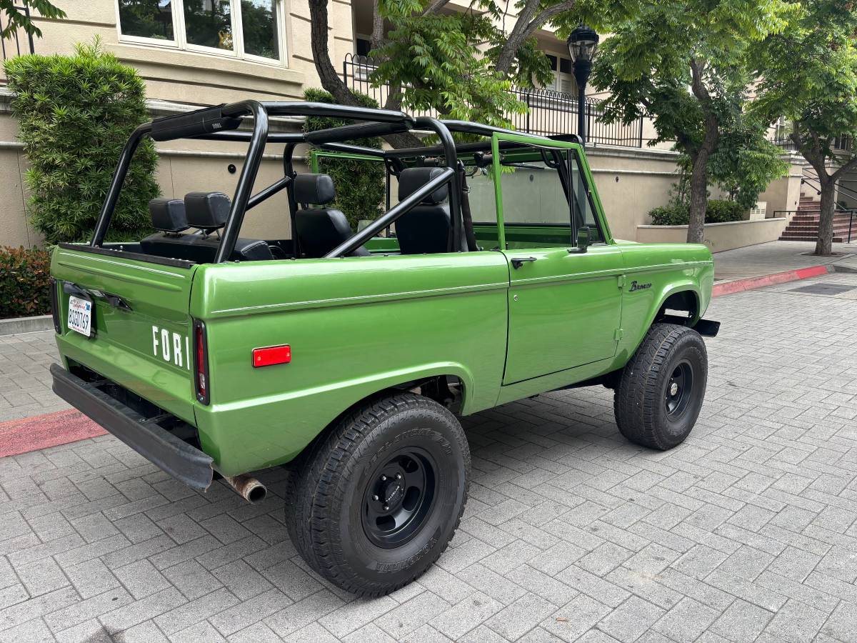 Ford-bronco-1969-green-29