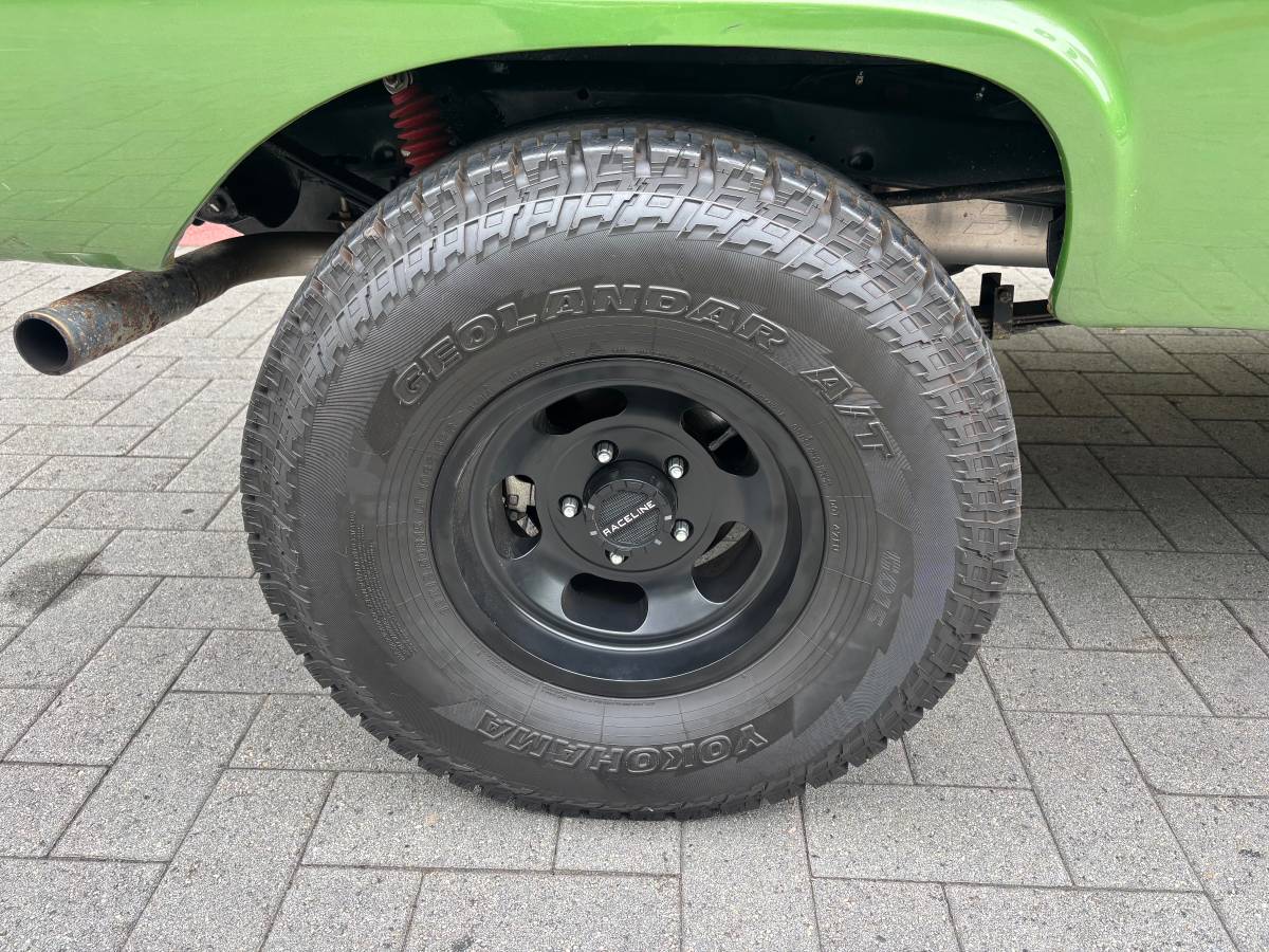 Ford-bronco-1969-green-33