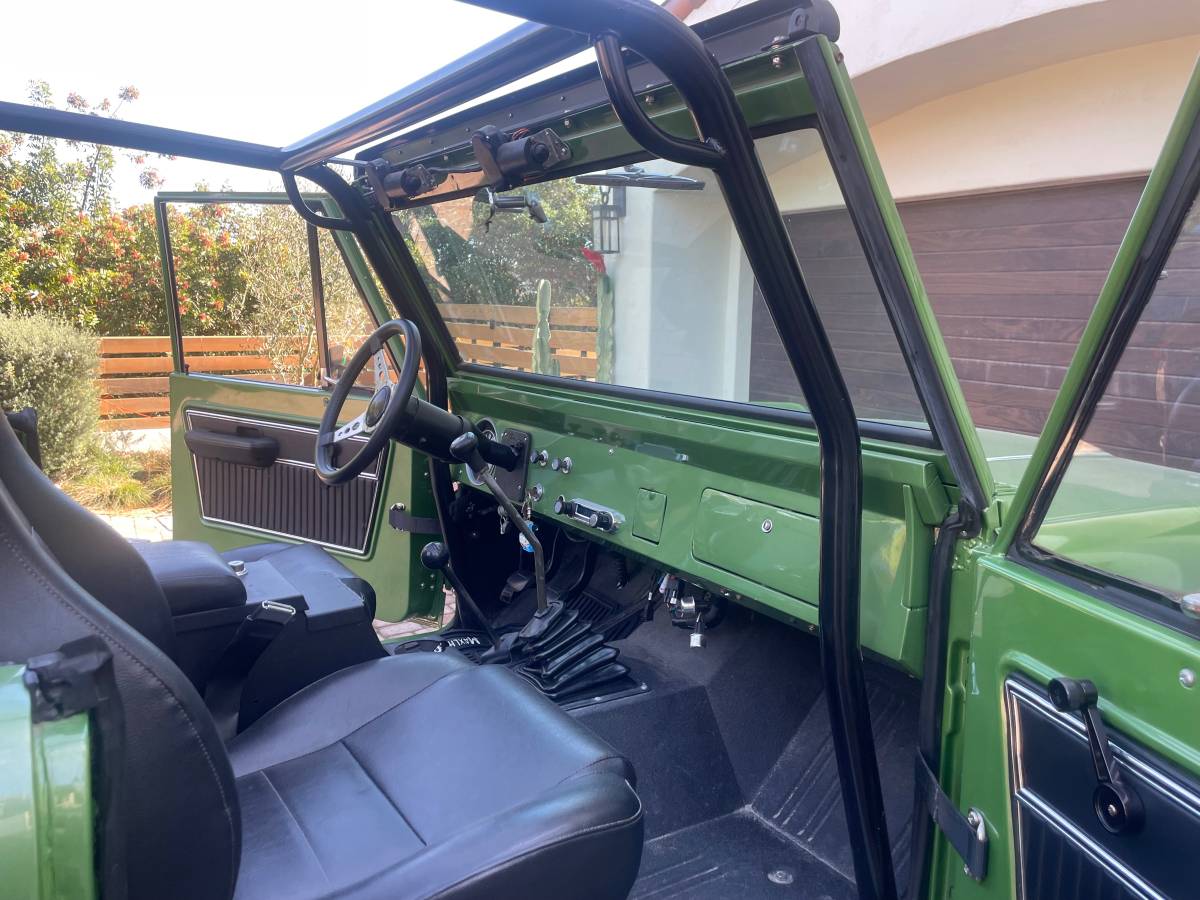 Ford-bronco-1969-green-42