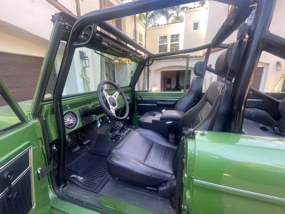 Ford-bronco-1969-green-44