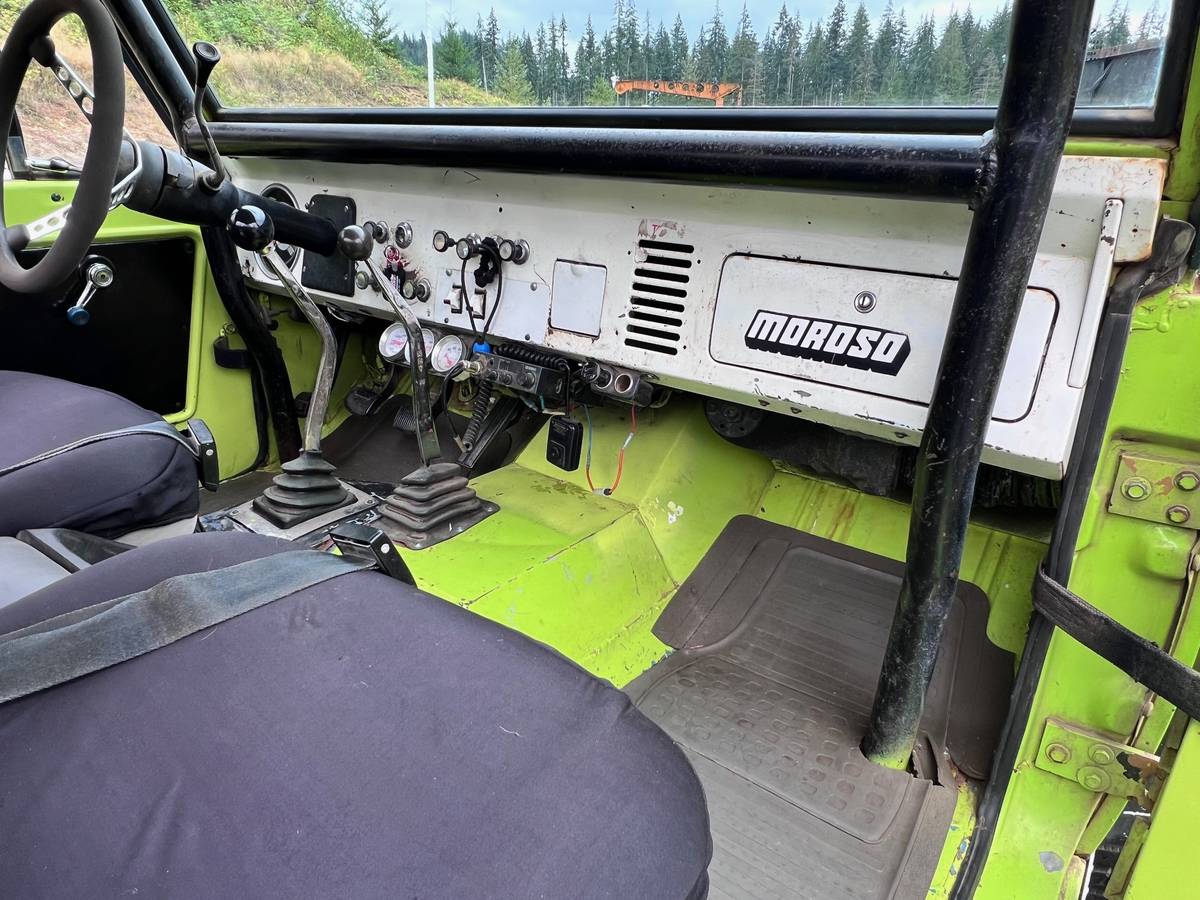 Ford-bronco-1970-green-12