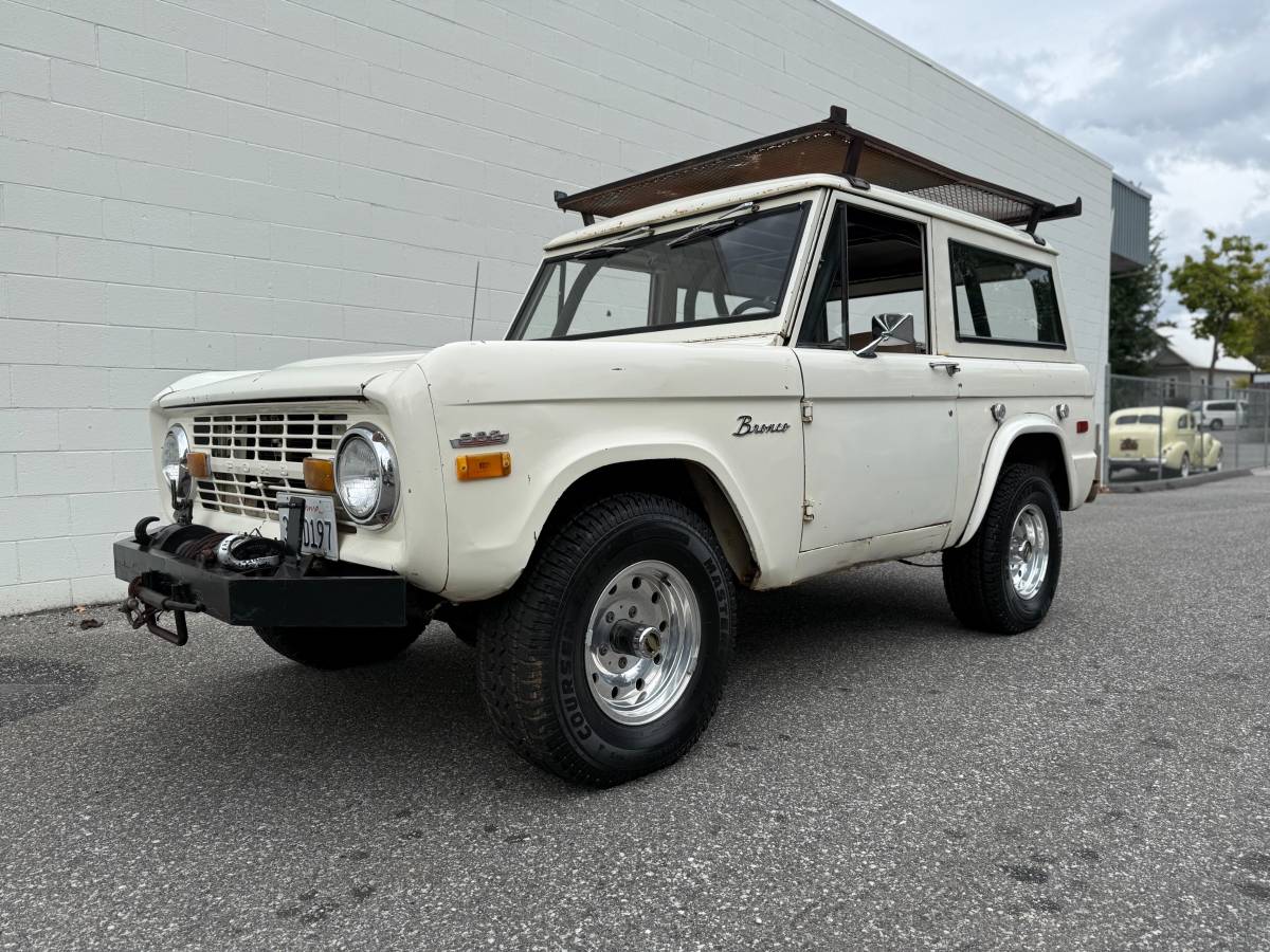 Ford-bronco-1970-white-1