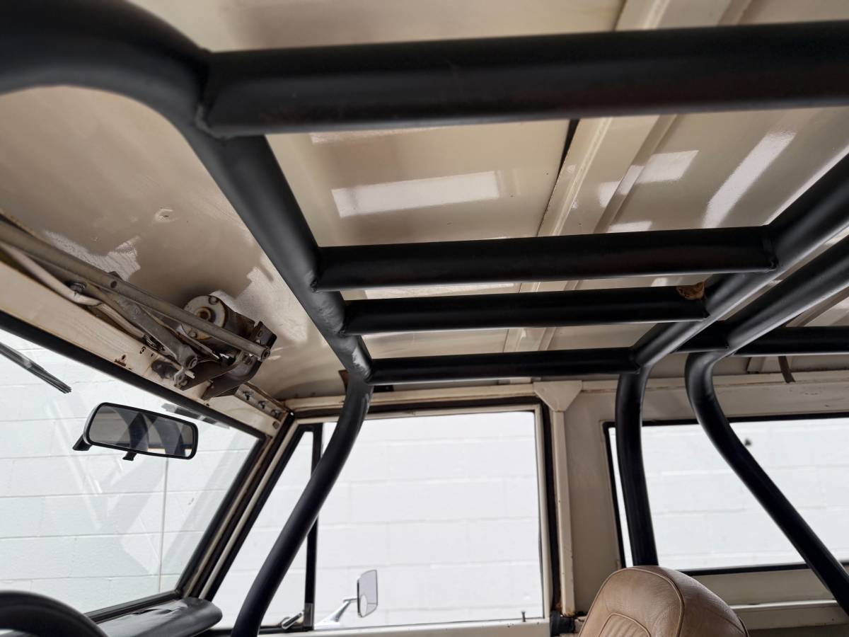 Ford-bronco-1970-white-14