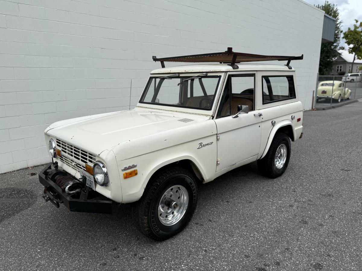 Ford-bronco-1970-white-18