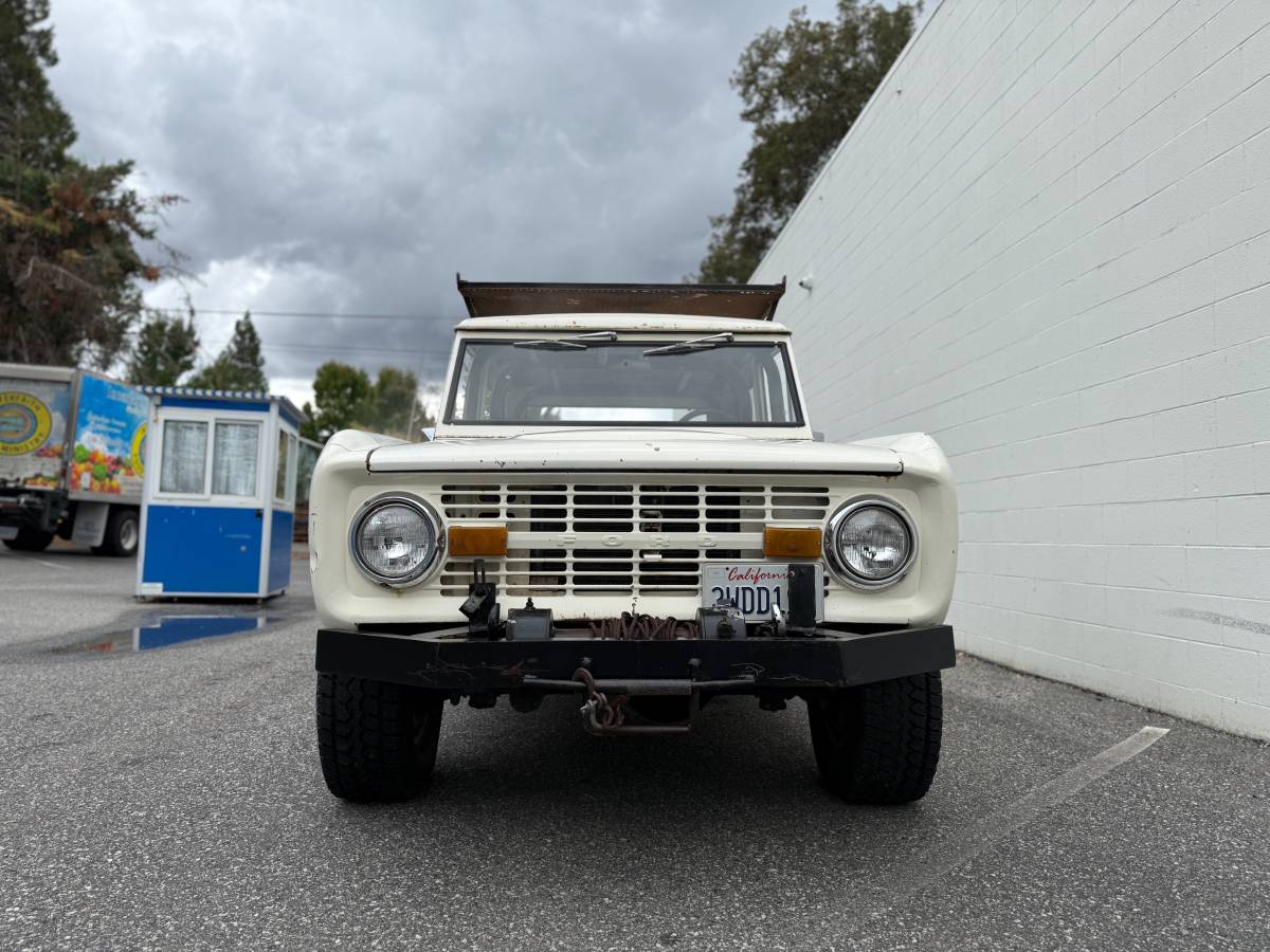 Ford-bronco-1970-white-8