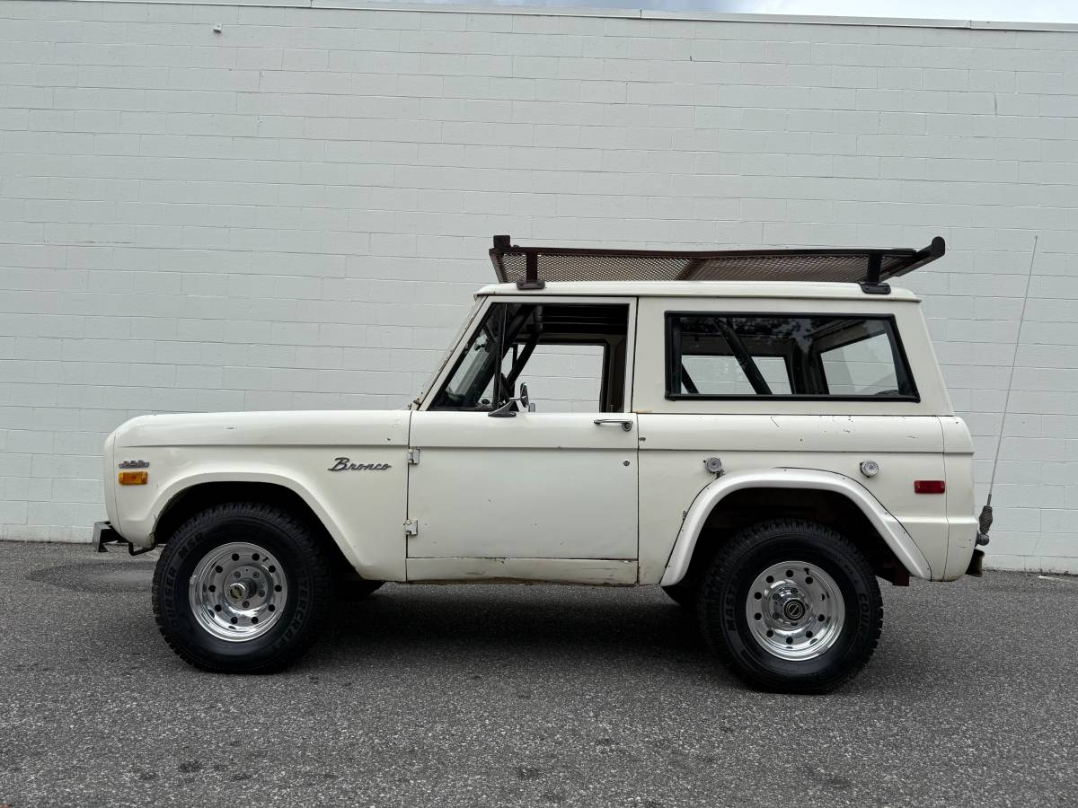 Ford-bronco-1970-white