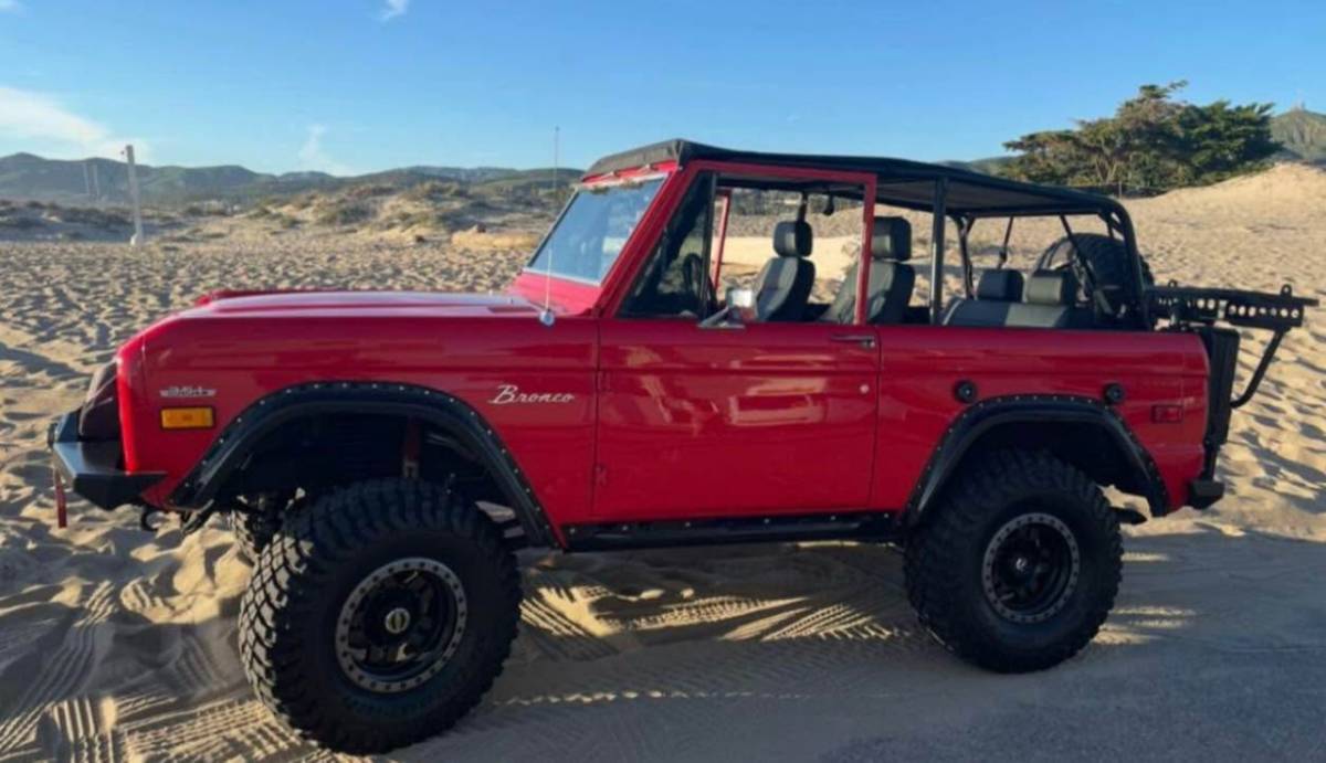 Ford-bronco-1971-red-10