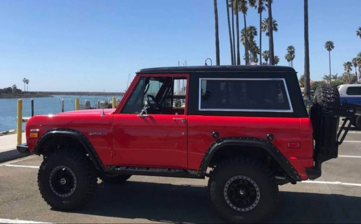 Ford-bronco-1971-red-2