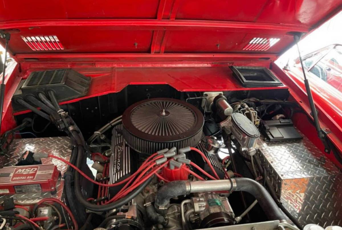 Ford-bronco-1971-red-3