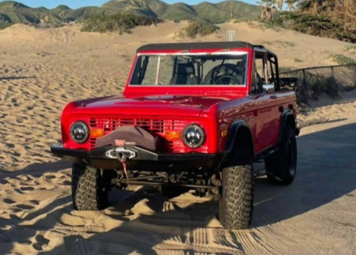 Ford-bronco-1971-red