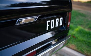 Ford-bronco-1973-black-10
