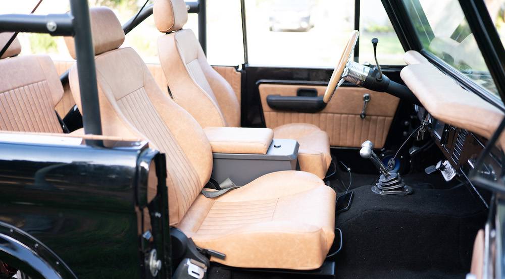 Ford-bronco-1973-black-16