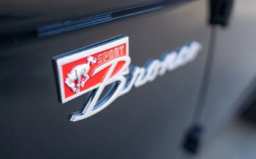 Ford-bronco-1973-black-2