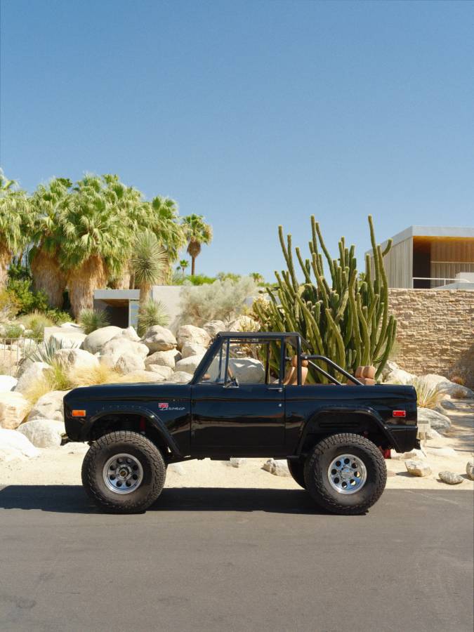 Ford-bronco-1973-black-20