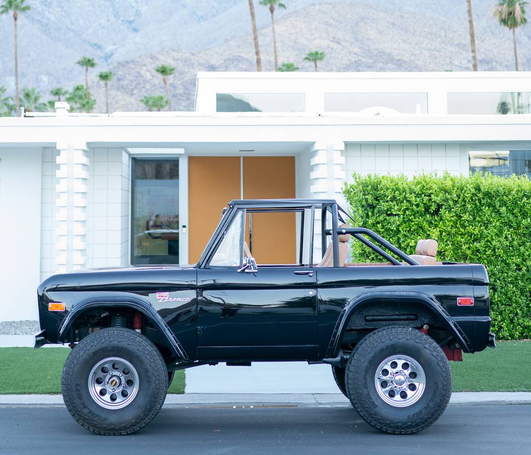 Ford-bronco-1973-black-7