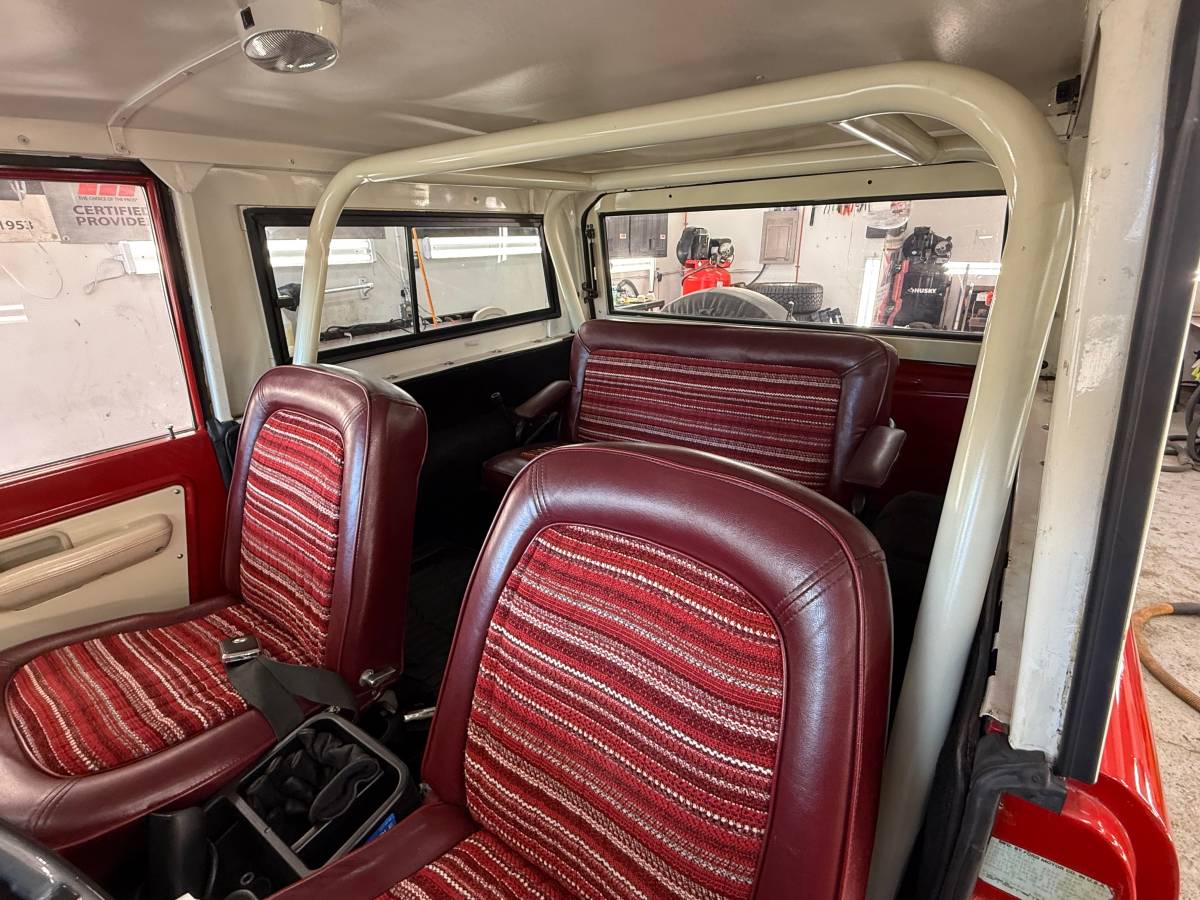 Ford-bronco-1974-red-1