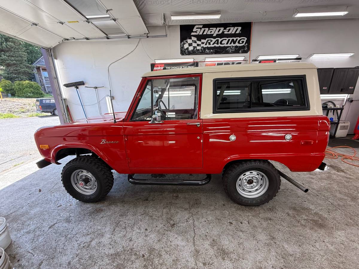 Ford-bronco-1974-red-2